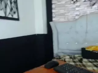 artemisa-18's Live Sex Cam Show