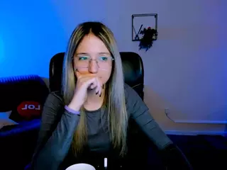 crystal-monroe's Live Sex Cam Show