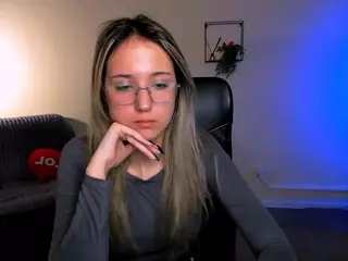 crystal-monroe's Live Sex Cam Show
