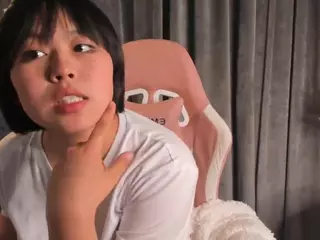 DaisyBierly's Live Sex Cam Show