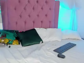 mia-hotx69's Live Sex Cam Show
