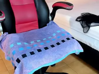 Mia-Kinky's Live Sex Cam Show