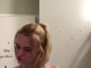 OSoTinyyy's Live Sex Cam Show