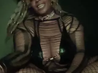 RuetheWaning's Live Sex Cam Show