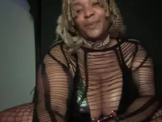RuetheWaning's Live Sex Cam Show