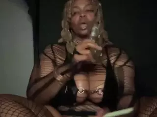 RuetheWaning's Live Sex Cam Show