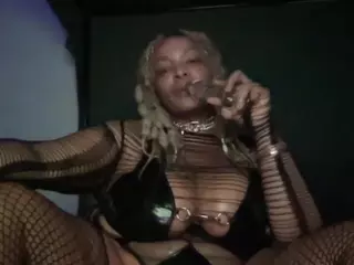 RuetheWaning's Live Sex Cam Show