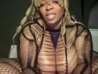 RuetheWaning's Live Sex Cam Show