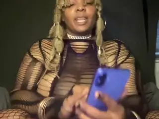 RuetheWaning's Live Sex Cam Show