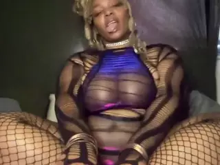 RuetheWaning's Live Sex Cam Show