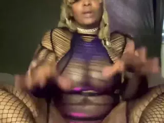 RuetheWaning's Live Sex Cam Show