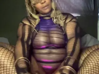 RuetheWaning's Live Sex Cam Show