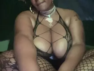 RuetheWaning's Live Sex Cam Show