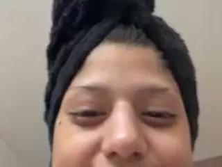 SlyraXX's Live Sex Cam Show