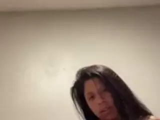 SlyraXX's Live Sex Cam Show