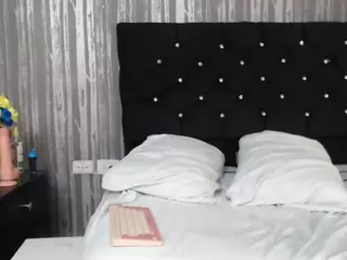 Alicee-Moonn's Live Sex Cam Show