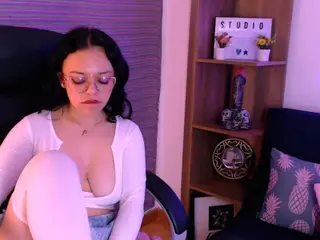 arianabelle2's Live Sex Cam Show