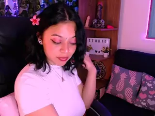 arianabelle2's Live Sex Cam Show