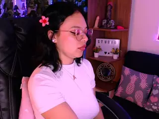 arianabelle2's Live Sex Cam Show