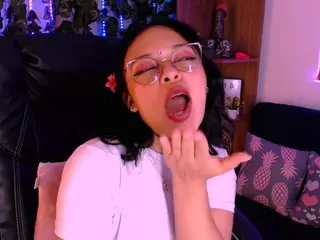 arianabelle2's Live Sex Cam Show