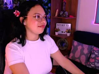 arianabelle2's Live Sex Cam Show