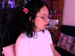 arianabelle2's Live Sex Cam Show