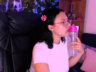 arianabelle2's Live Sex Cam Show