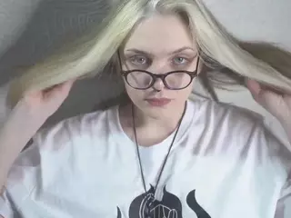 MarianElin's Live Sex Cam Show
