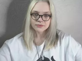 MarianElin's Live Sex Cam Show