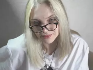 MarianElin's Live Sex Cam Show
