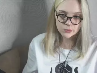 MarianElin's Live Sex Cam Show