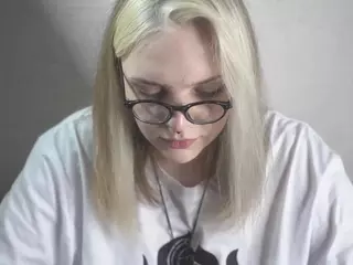 MarianElin's Live Sex Cam Show