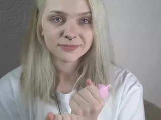 MarianElin's Live Sex Cam Show