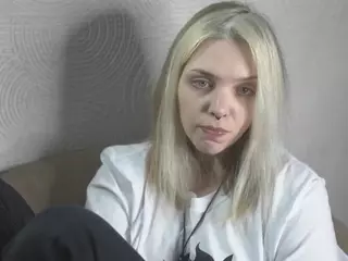 MarianElin's Live Sex Cam Show