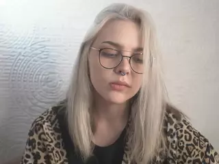 MarianElin's Live Sex Cam Show