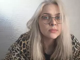 MarianElin's Live Sex Cam Show