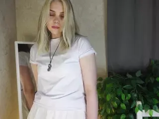 MarianElin's Live Sex Cam Show