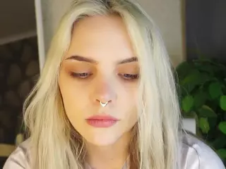 MarianElin's Live Sex Cam Show