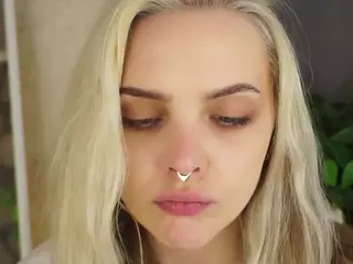MarianElin's Live Sex Cam Show