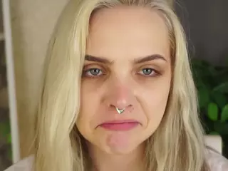 MarianElin's Live Sex Cam Show