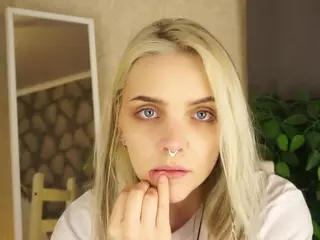 MarianElin's Live Sex Cam Show