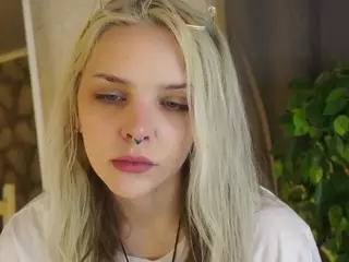 MarianElin's Live Sex Cam Show