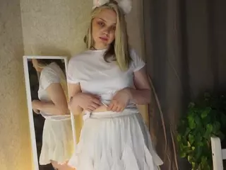 MarianElin's Live Sex Cam Show