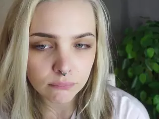 MarianElin's Live Sex Cam Show