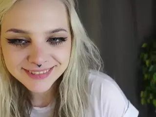 MarianElin's Live Sex Cam Show