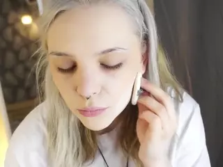 MarianElin's Live Sex Cam Show