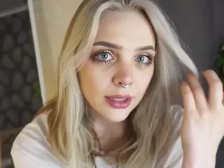 MarianElin's Live Sex Cam Show