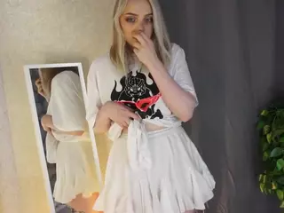MarianElin's Live Sex Cam Show