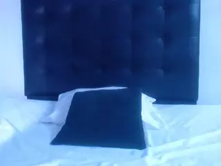Pervert-tiny-girl's Live Sex Cam Show