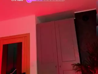 amiraqueen's Live Sex Cam Show